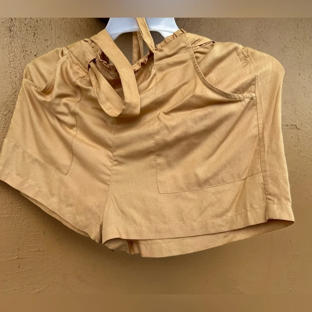 Dress shorts, yellow size 8 . PRIMARK CARES